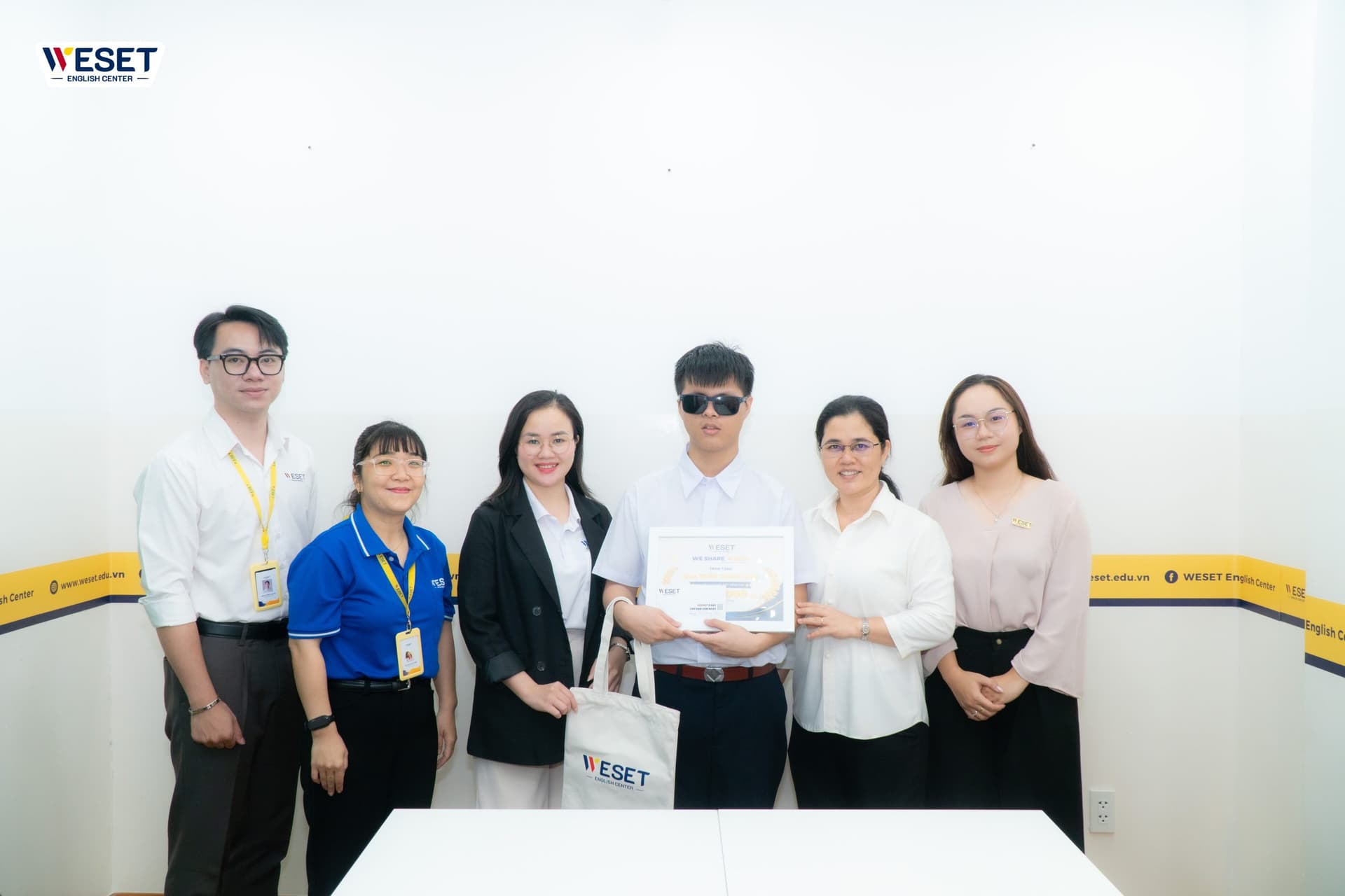 Thumbnail: WE SHARE – WESET THÁNG 10: TIẾP SỨC HÀNH TRÌNH HỌC TẬP CỦA TRẦN TRUNG ĐỨC