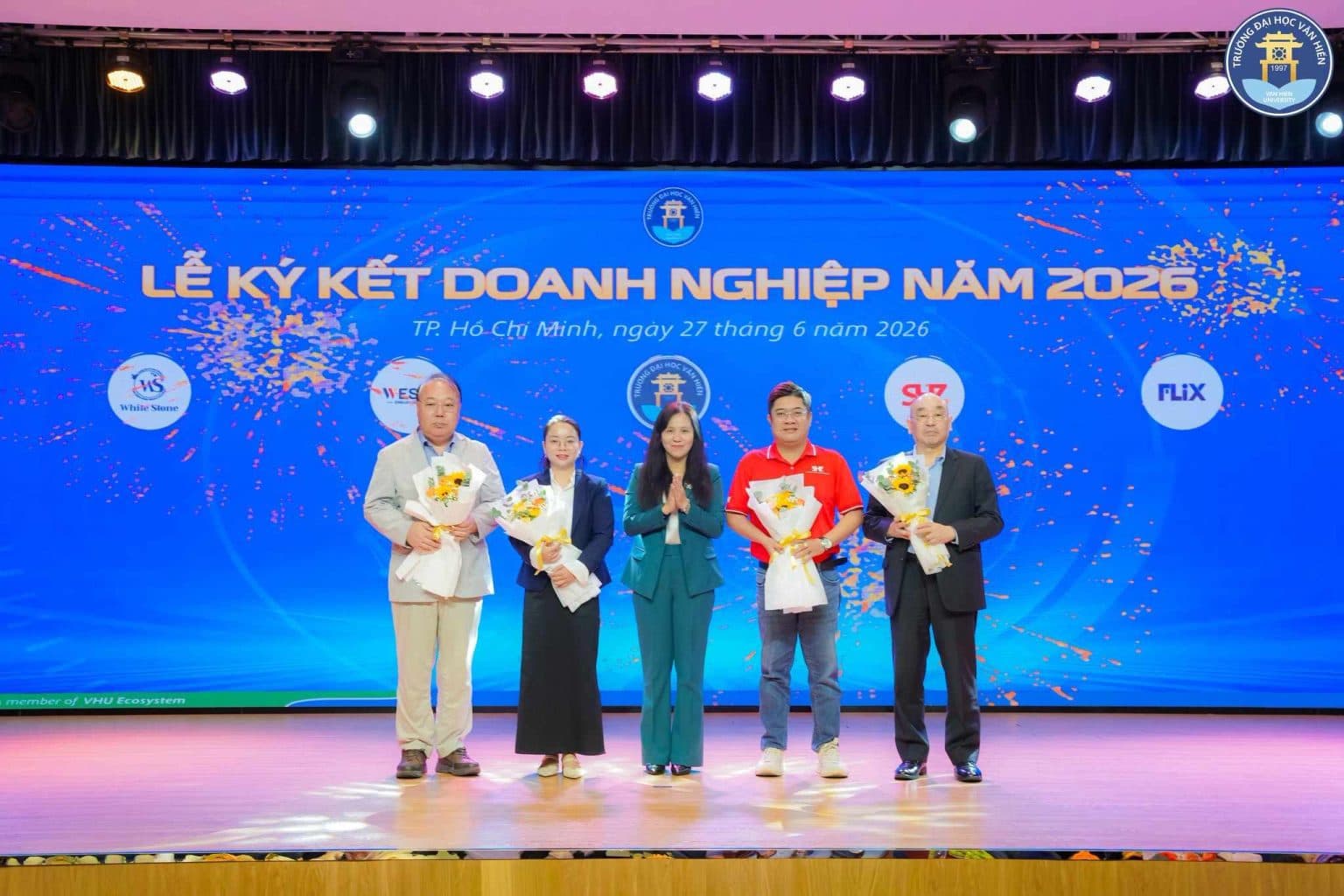 WESET KÝ KẾT HỢP TÁC CÙNG TRƯỜNG ĐẠI HỌC VĂN HIẾN NÂNG CAO NĂNG LỰC NGOẠI NGỮ CHO SINH VIÊN